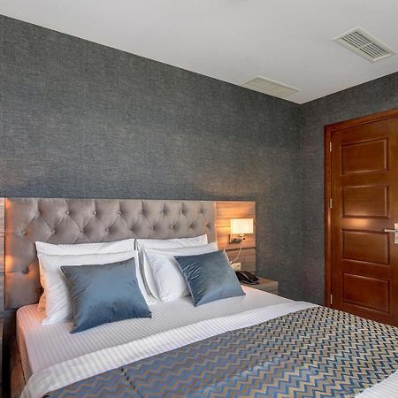Vinum Hotel ティビリシ エクステリア 写真