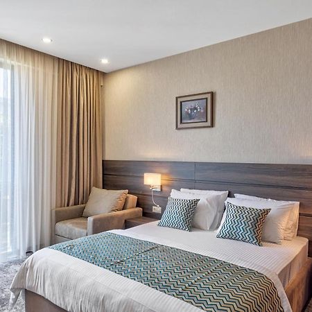 Vinum Hotel ティビリシ エクステリア 写真