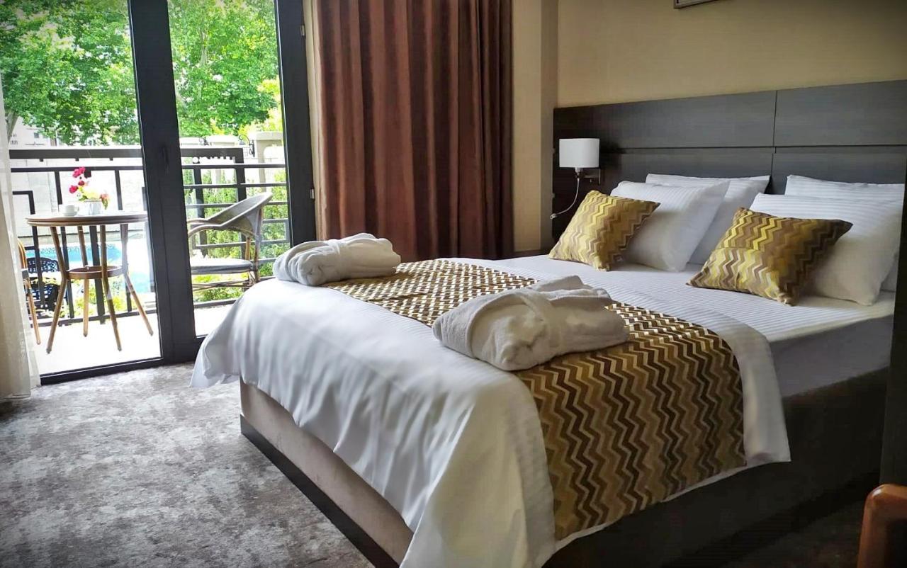 Vinum Hotel ティビリシ エクステリア 写真